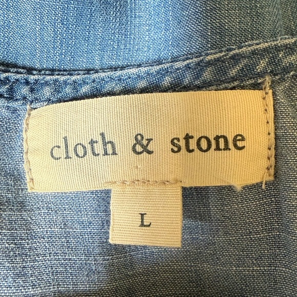 CLOTH & STONE 100% Tencel Lightweight Denim Flounce Sleeve Frayed Hem Top Size L - Picture 7 of 8